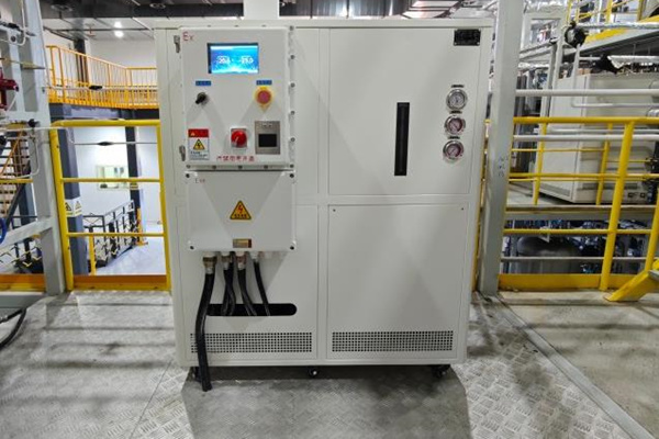 制冷控溫設(shè)備制冷介質(zhì)怎么選擇？